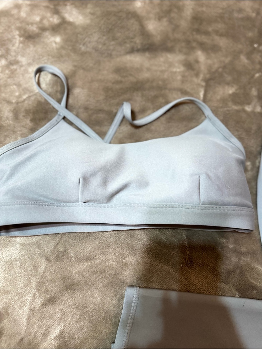 ALO Yoga Light Gray 3-Piece Active Set: Zip Jacket, Leggings & Sports Bra - Picture 2 of 3
